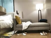 小姐姐短裙把裙子一扒就可以揉搓逼逼亲吻抽插