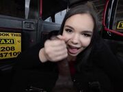 丰满骚女和黑鬼开车出去玩耍没到地方在车里忍不住就开始啪啪粗大几把操起来