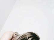 短发少女乳头不小展示被骚男尽情玩弄流水哦