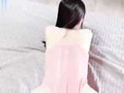 粉色情人特辑-清纯少女首次尝试吊带乳夹的快感