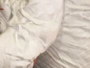 《台湾情侣泄密》漂亮的保险推销员半哄半骗被我灌醉了到旅馆过了一夜干了无数次