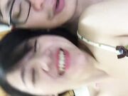 《云盘破解极品泄密》完美露脸气质美人妻的闺房心事与老公日常不雅自拍流出戴着眼镜裹鸡巴的样子好反差