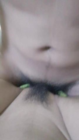 大眼睛火辣红唇苗条女主播与痞子男啪啪直播 妹子说射逼里