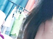 超骚的人妻露脸性感睡衣诱惑狼友 揉奶漏逼给大哥舔弄大鸡巴 无套抽插