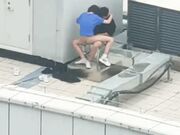 天台门事件中学情侣翘课跑到商场天台啪啪解锁各种姿势围观吃瓜群众看得口干舌燥