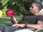 可爱的加尔 阿丽娜 韦斯特对黑人感到好奇