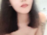 少男少女居家玩弄性爱直播摸逼后入内射