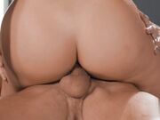 为完美的肛交提供应有的淫汁