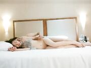 后座骑乘插嫩穴 肥唇骚穴上下抽插 搞的流出白浆爽翻2