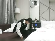 修长笔直美腿学生妹 白嫩美臀后入激情抽插