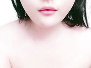 妖妖和兔兔颜值姐妹花 桌子上一堆道具挑选1