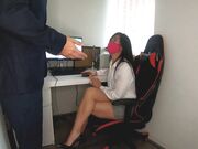 老板想操他可爱的亚裔实习生