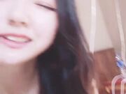 在床上骚的很 抓起屌就要吃