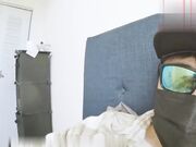 女友越来越骚了，一摸下面就喷水，还一直含着我的鸡巴