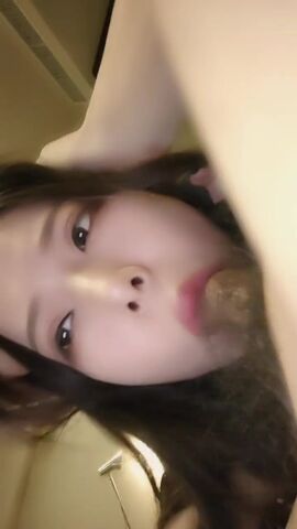 最近超火高颜值女神下海绿播 被榜一大哥砸下海后一发不可收拾