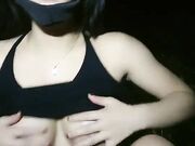 户外女神渣女来袭深夜跟大哥出来偷情啪啪，全程露脸口交大鸡巴身材很好，让大哥草了骚逼爆菊花