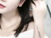 极品高颜值双胞胎姐妹中一个妹子露脸直播 大道具震动摩擦骚逼