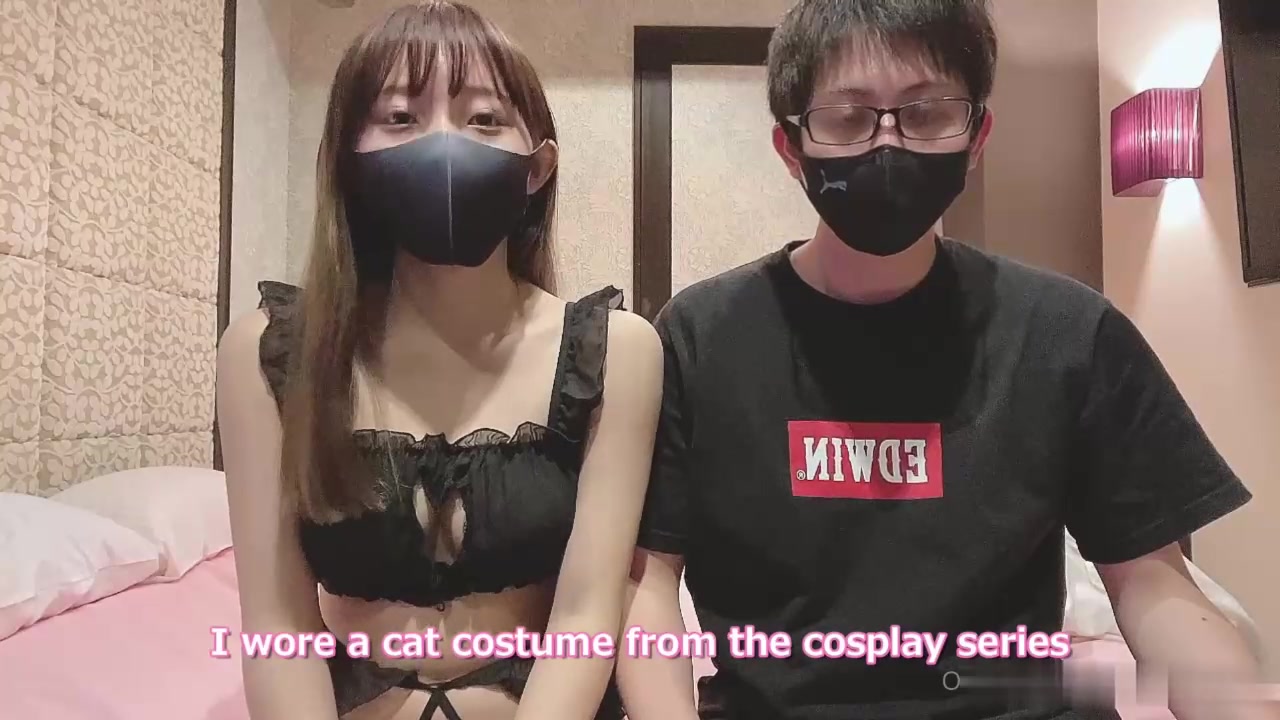 氛围感情侣自导自演拍摄色情影片