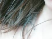 她说她还是处女 颜值不错身材很好 逼毛没几根撅着屁股的样子真骚