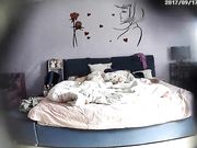 酒店玫瑰房偷拍水嫩美女和男友开房一个小时连着干了2次,!国语