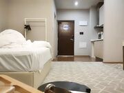 深夜极品高端外围 齐逼牛仔短裤修长美腿 花臂纹身拨开内裤舔逼