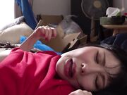 正确摆脱它 一个真人大小的可爱女孩 没有装饰