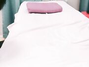 白丝制服人妻给大哥做精油按摩玩弄鸡巴 主动上位放肆抽插