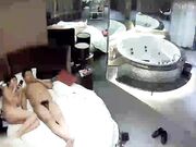 漂亮白嫩气质美女身材性感与男友开房啪啪啪俩人吸根烟开始干活