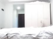 横扫魔都外围圈 今夜首战高颜值黑丝吊带外围美女 身体超敏感一摸就出水