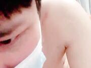 约操榜一大哥 撩起短裙丁字裤 吸吮深喉大屌 张开双腿抽插浪叫不断