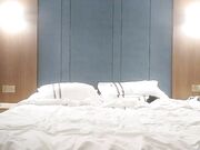 约操肉感身材御姐 情趣装大奶乳交 吸吮舔屌口活很棒 骑乘后入爆操大屁股