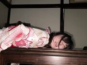 洗劫客厅 拖着她到处走 恶魔深喉 残酷中出 强奸盒子里的女孩賀川かのこ 3