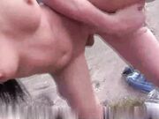 真正的情侣 朋友 使用 Lullu Gun 的公共性高潮