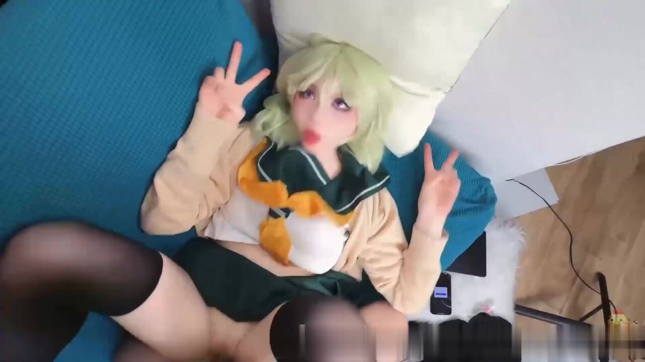 漫展归来：有个coser女友是一种什么体验？她趁着cos全套装扮主动挑逗我，甜蜜日常直至XXOO干了个爽