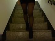 台湾SWAG榨汁姬 午休时间 OL秘书楼梯和老板偷情 半推半就很诱惑