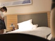 酒店约炮样子很还很嫩的大学生兼职妹子双机位