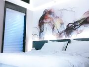 酒店约操极品女神 牛仔短裙顶级美臀 细腰翘起屁股后入 上位骑乘上下套弄