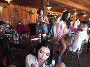 白皙辣妹自慰需要帮忙吗