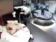 胸大漂亮的美女被猥琐男用情趣道具搞的欲死欲仙 受不了了主动骑在男的身上要