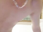 红唇漂亮妹子和链子炮友酒店激情啪啪 口交上位骑乘自己动多种姿势换着操非常诱人