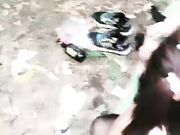 黑丝美少妇3P野战 口活不错各种吸舔 前怼后操