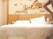 约了个高颜值甜美妹子 掰穴近距离口交骑乘后入大力猛操