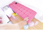 被可爱小表妹用大胸脯夹射