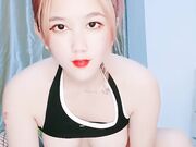 黑丝颜值小野猫全程露脸跟小哥激情啪啪 模样清纯可爱主动上位抽插爆草