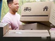 与男友搬入新家欣喜若狂 赶紧先打一炮再说