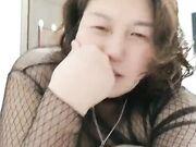 人妻干妈全程露脸与骚儿子激情啪啪 深喉口交足交让骚儿子各种姿势无套啪啪