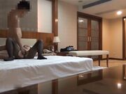 酒店约啪学院在读马尾辫大波肥臀学生妹穿上黑丝各种体位爆插操的叫老公好爽