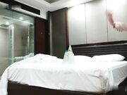 一身懒肉的小姐歪倒沙发 主动脱衣口交情趣内衣爆操