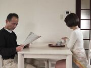 意志坚强 身材淫荡的女总裁和调皮的儿子 2