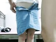 学生妹 牛仔短裙白T恤 纤纤细腿 近距离特写鲍鱼 抽插后入如在眼前